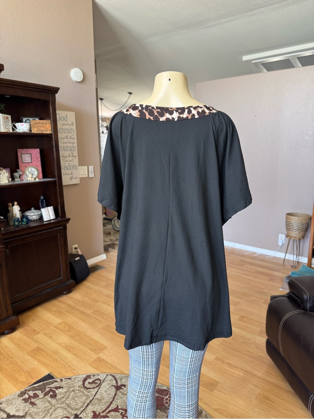 Boutique black short sleeve blouse w/leopard trim-size XXXL - Picture 9 of 9